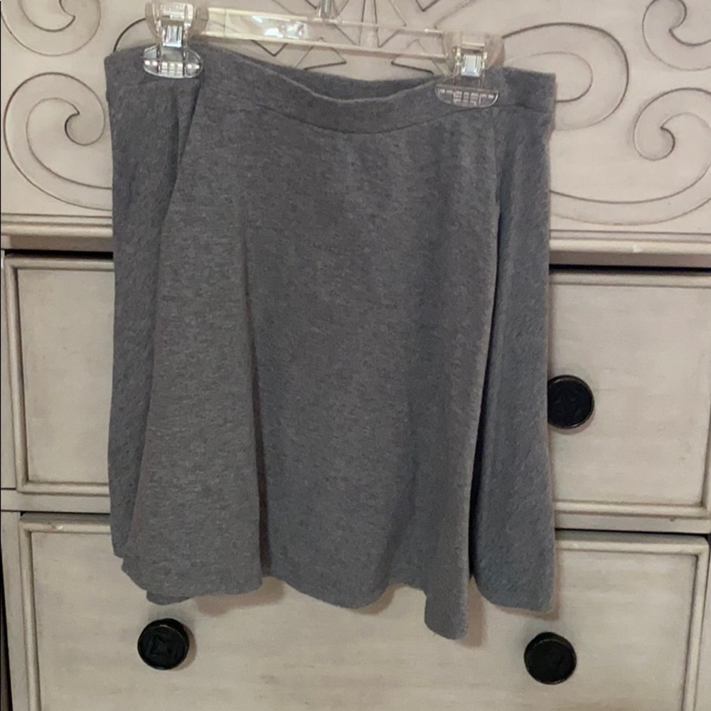 F21 grey skirt